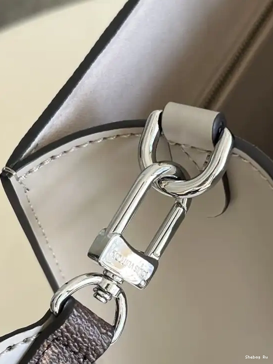 SAC LOUIS PLAT PETIT VUITTON 0701